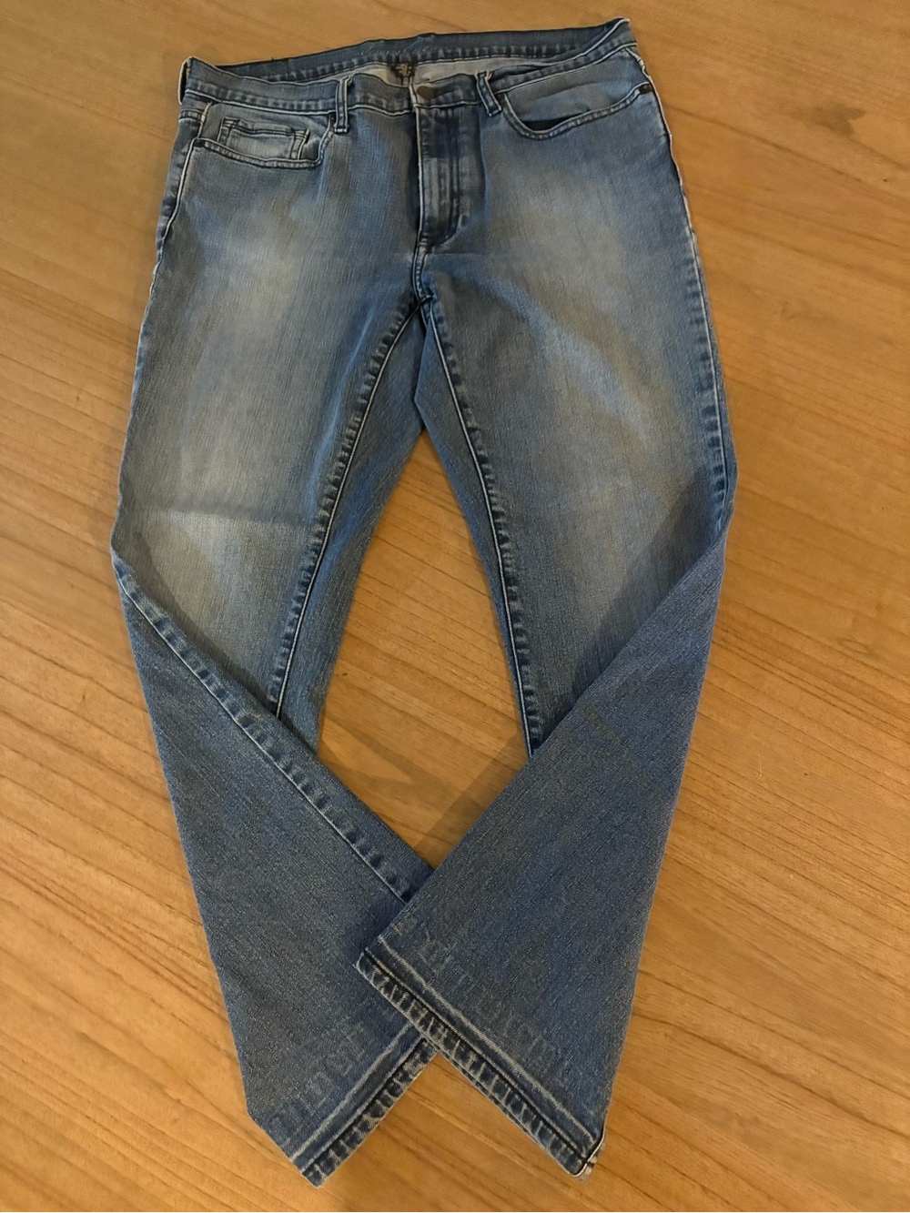 Kenneth Cole Men’s Straight Jeans in Light Blue Wash 34 x 30